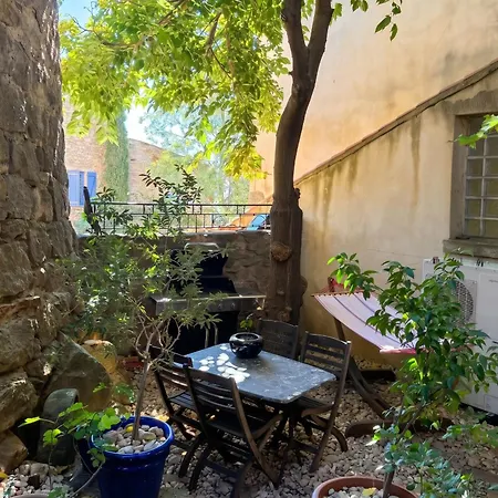 Maison Au Calme Avec Jardin Vakantiehuis *